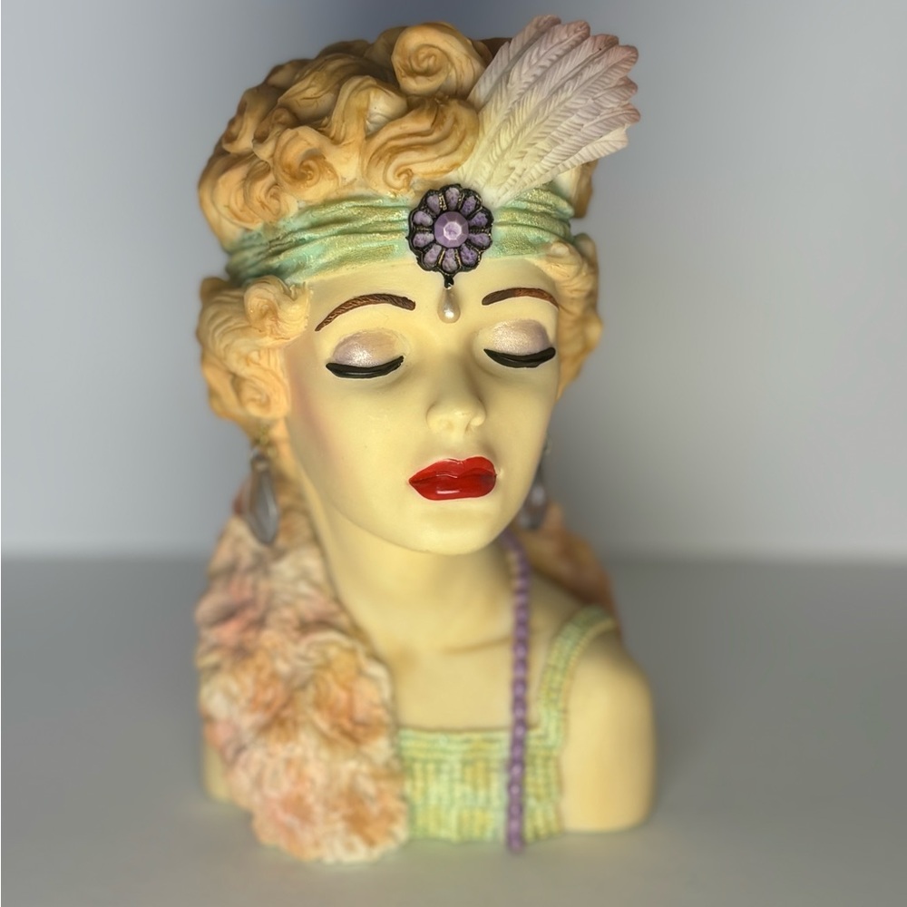 Vintage Cameo Girls Head Vase Eve 1926 “Flapper Fatale”